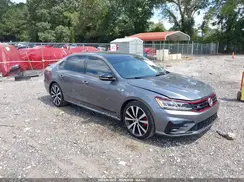 1VWJM7A33JC050284 2018 VOLKSWAGEN PASSAT
