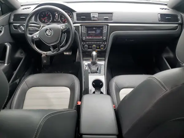 1VWJM7A34JC034577 2018 VOLKSWAGEN PASSAT - Image 8