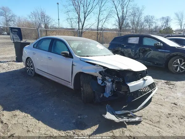 1VWJM7A34JC039455 2018 VOLKSWAGEN PASSAT - Image 1