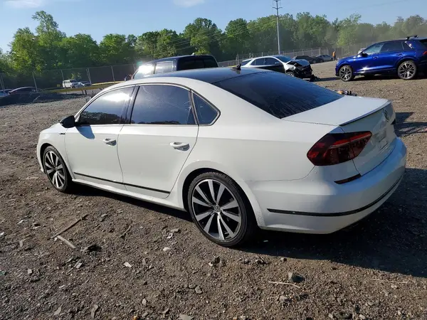 1VWJM7A34JC048706 2018 VOLKSWAGEN PASSAT - Image 2