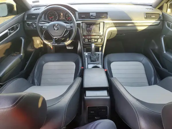 1VWJM7A34JC049483 2018 VOLKSWAGEN PASSAT - Image 8