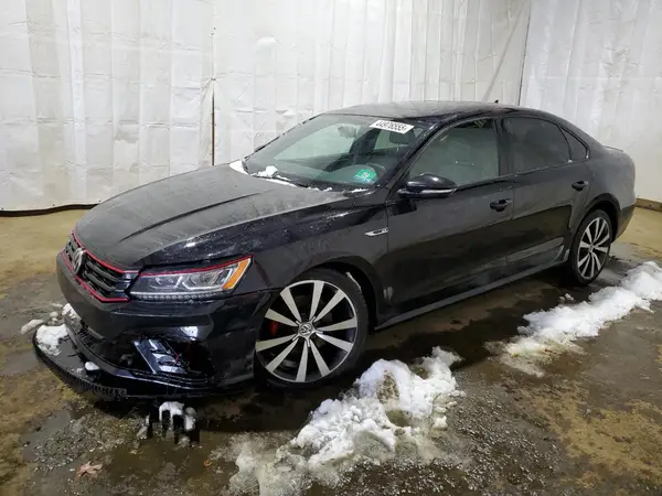 1VWJM7A35JC030442 2018 VOLKSWAGEN PASSAT - Image 1