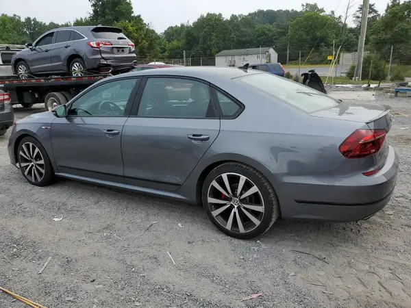 1VWJM7A35JC034765 2018 VOLKSWAGEN PASSAT - Image 2