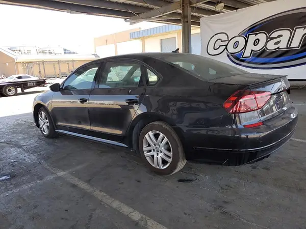 1VWJM7A35JC039576 2018 VOLKSWAGEN PASSAT - Image 2