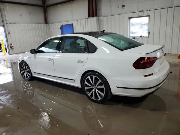 1VWJM7A35JC039934 2018 VOLKSWAGEN PASSAT - Image 2