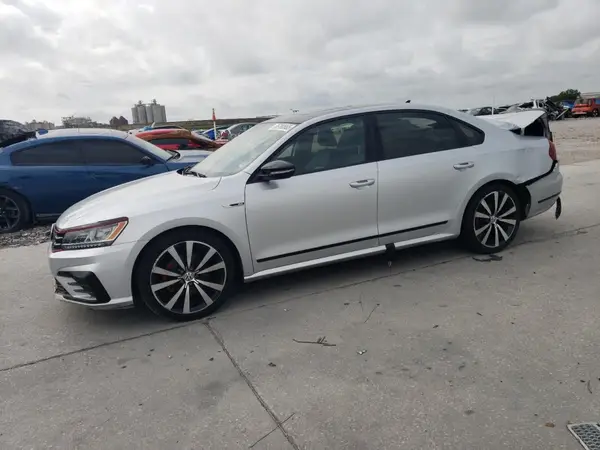 1VWJM7A35JC039965 2018 VOLKSWAGEN PASSAT - Image 1