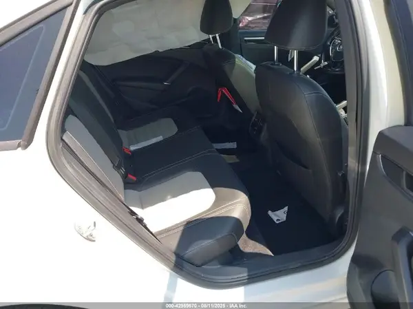1VWJM7A36JC027341 2018 VOLKSWAGEN PASSAT - Image 8