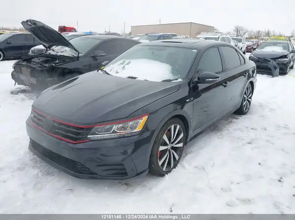 1VWJM7A36JC038386 2018 VOLKSWAGEN PASSAT - Image 2