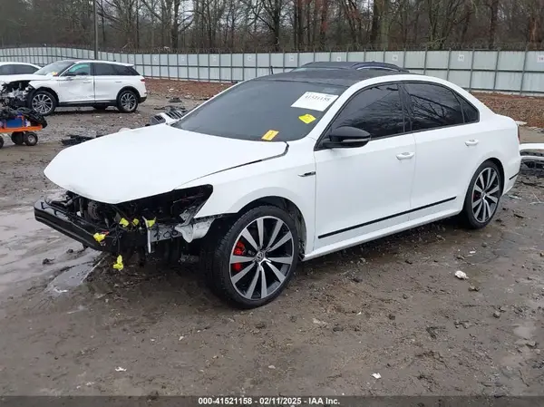 1VWJM7A37JC033830 2018 VOLKSWAGEN PASSAT - Image 2