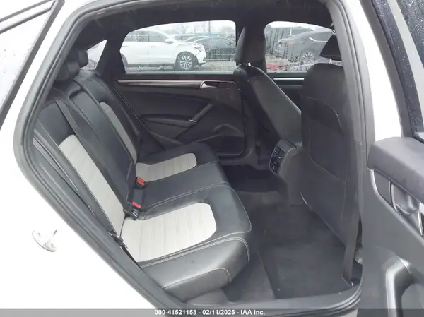 1VWJM7A37JC033830 2018 VOLKSWAGEN PASSAT - Image 8
