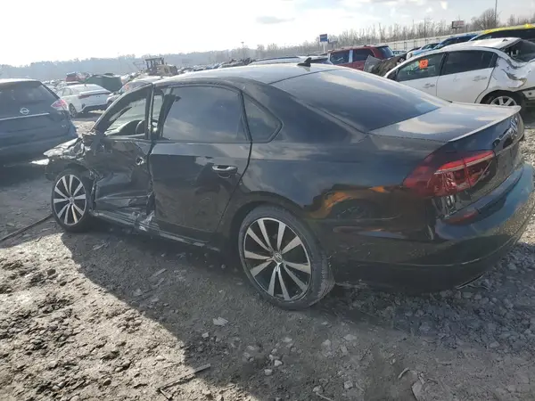 1VWJM7A38JC030497 2018 VOLKSWAGEN PASSAT - Image 2