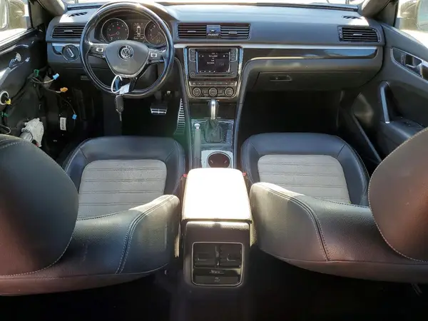 1VWJM7A38JC036560 2018 VOLKSWAGEN PASSAT - Image 8