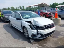 1VWJM7A38JC038518 2018 VOLKSWAGEN PASSAT