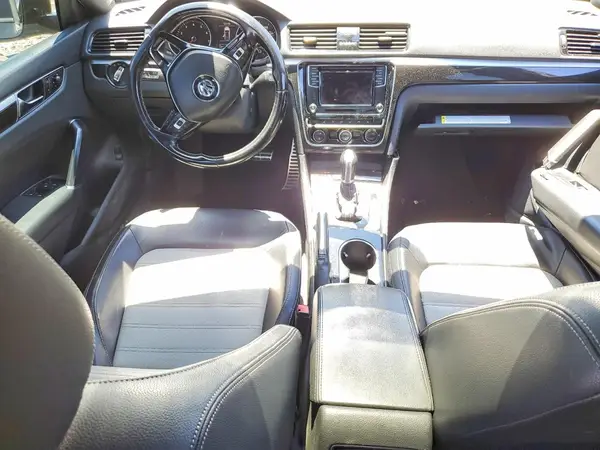 1VWJM7A38JC039653 2018 VOLKSWAGEN PASSAT - Image 8