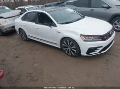 1VWJM7A38JC042133 2018 VOLKSWAGEN PASSAT