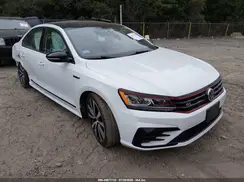 1VWJM7A38JC047977 2018 VOLKSWAGEN PASSAT