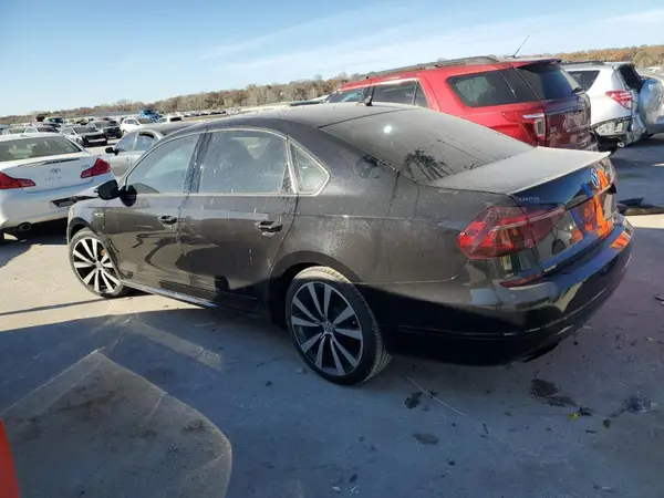 1VWJM7A38JC051981 2018 VOLKSWAGEN PASSAT - Image 2