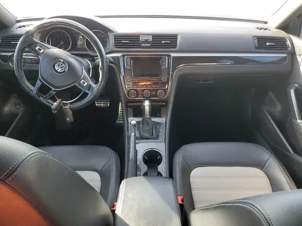 1VWJM7A38JC051981 2018 VOLKSWAGEN PASSAT - Image 8