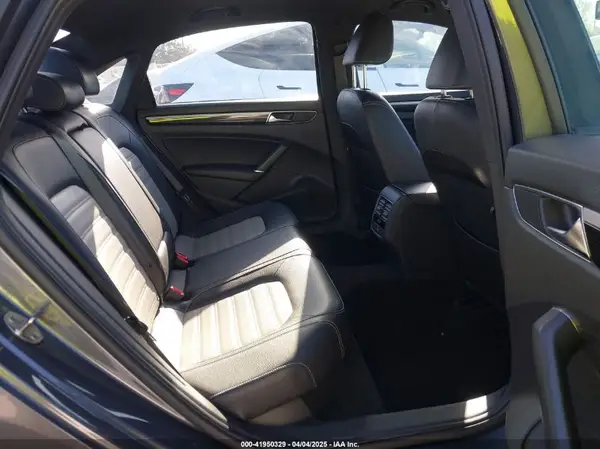 1VWJM7A39JC026572 2018 VOLKSWAGEN PASSAT - Image 8