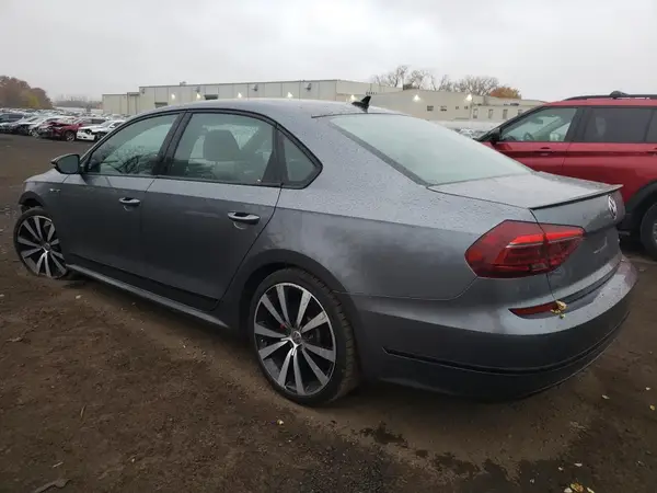 1VWJM7A39JC034106 2018 VOLKSWAGEN PASSAT - Image 2