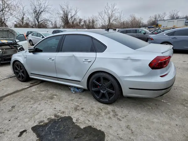 1VWJM7A39JC035398 2018 VOLKSWAGEN PASSAT - Image 2