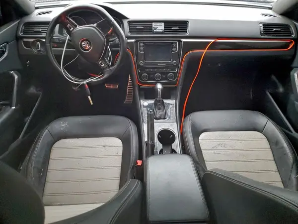 1VWJM7A39JC035756 2018 VOLKSWAGEN PASSAT - Image 8