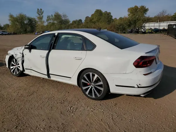 1VWJM7A39JC036860 2018 VOLKSWAGEN PASSAT - Image 2