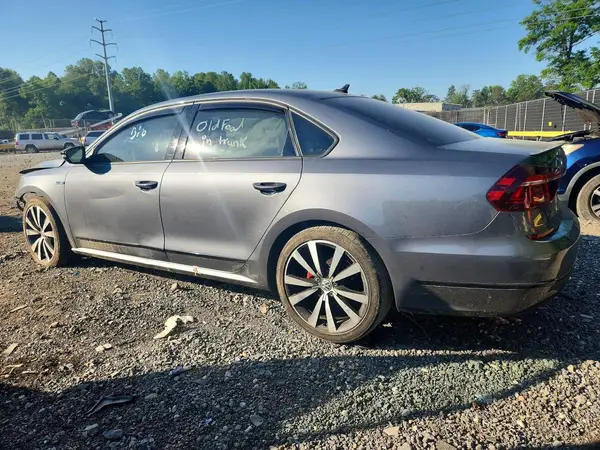 1VWJM7A39JC040973 2018 VOLKSWAGEN PASSAT - Image 2