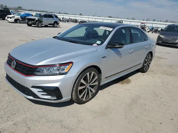 1VWJM7A39JC047602 2018 VOLKSWAGEN PASSAT - Image 1