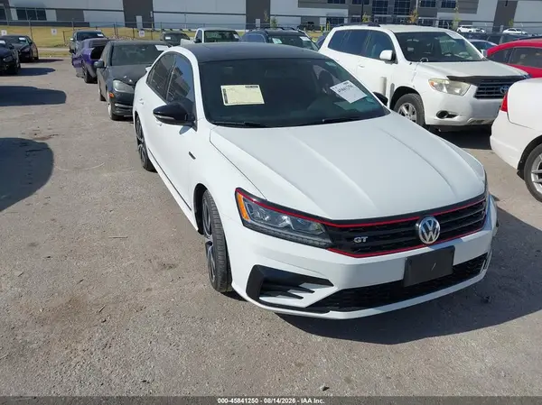 1VWJM7A3XJC036284 2018 VOLKSWAGEN PASSAT - Image 1