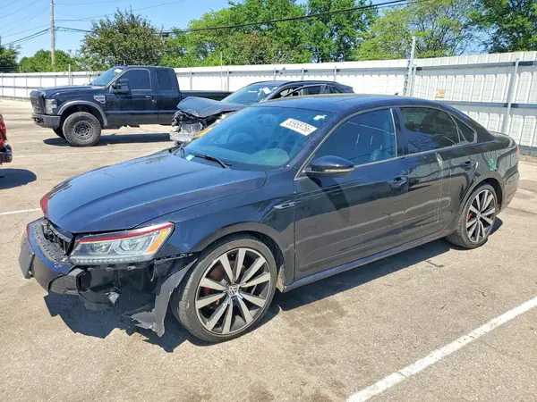 1VWJM7A3XJC038004 2018 VOLKSWAGEN PASSAT - Image 1