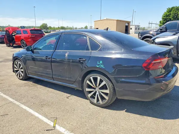 1VWJM7A3XJC038004 2018 VOLKSWAGEN PASSAT - Image 2