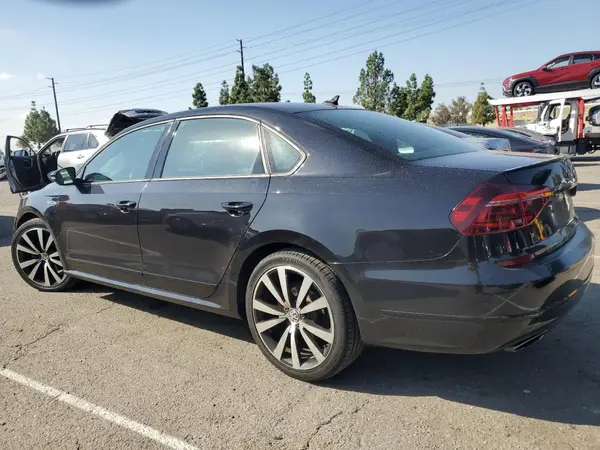 1VWJM7A3XJC039329 2018 VOLKSWAGEN PASSAT - Image 2
