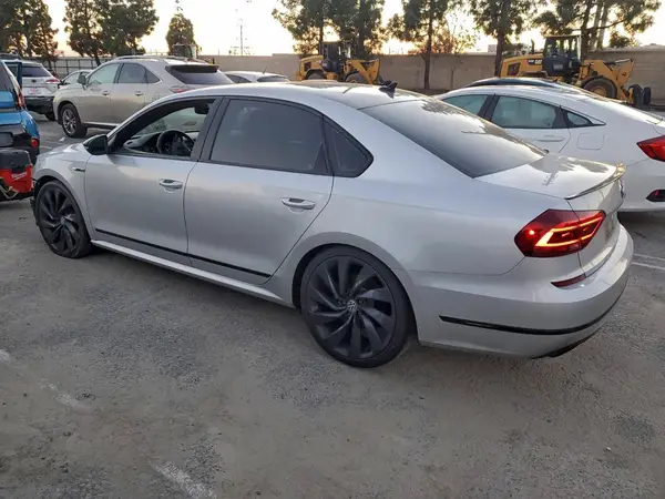 1VWJM7A3XJC042280 2018 VOLKSWAGEN PASSAT - Image 2