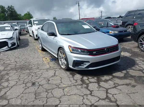 1VWJM7A3XJC051142 2018 VOLKSWAGEN PASSAT - Image 1