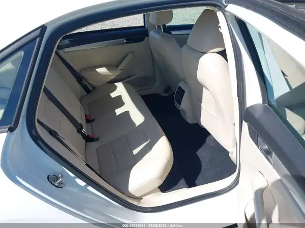 1VWLA7A30KC000915 2019 VOLKSWAGEN PASSAT - Image 8