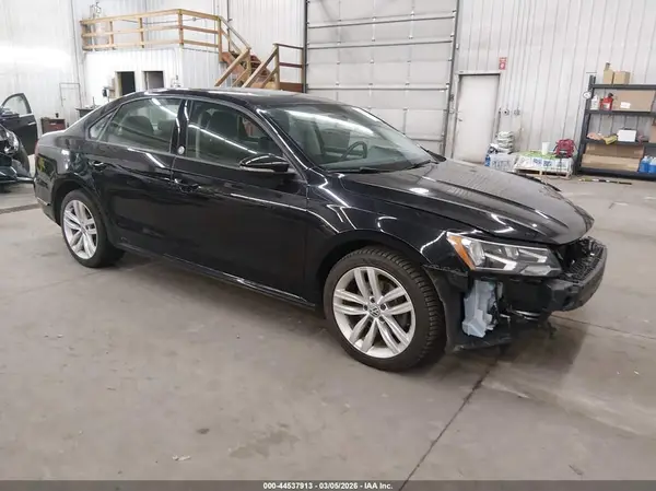 1VWLA7A30KC003670 2019 VOLKSWAGEN PASSAT - Image 1