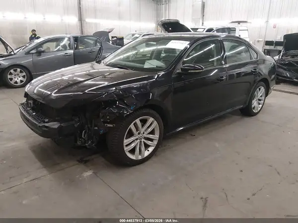 1VWLA7A30KC003670 2019 VOLKSWAGEN PASSAT - Image 2