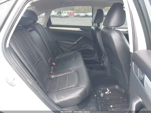 1VWLA7A30KC008657 2019 VOLKSWAGEN PASSAT - Image 8
