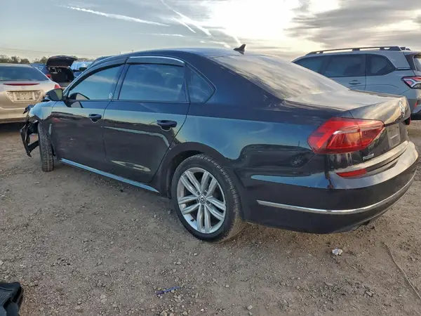 1VWLA7A30KC011008 2019 VOLKSWAGEN PASSAT - Image 2