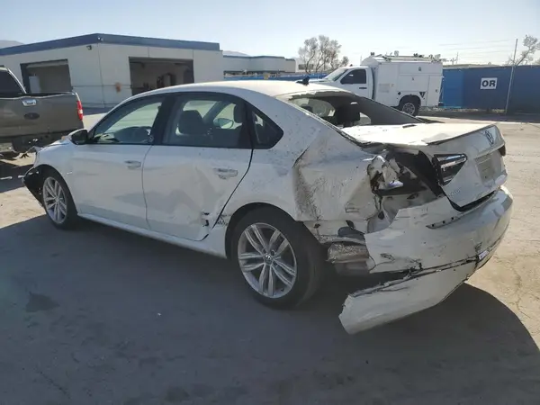 1VWLA7A30KC011624 2019 VOLKSWAGEN PASSAT - Image 2