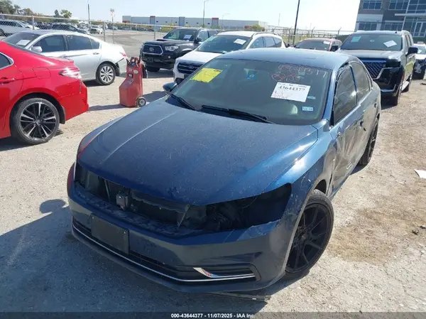 1VWLA7A30KC014023 2019 VOLKSWAGEN PASSAT - Image 2