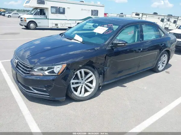 1VWLA7A31KC002169 2019 VOLKSWAGEN PASSAT - Image 2