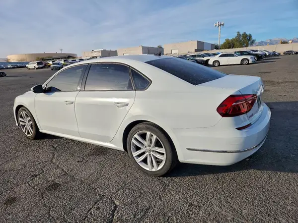1VWLA7A31KC002480 2019 VOLKSWAGEN PASSAT - Image 2