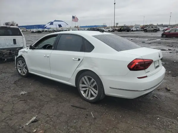 1VWLA7A31KC002933 2019 VOLKSWAGEN PASSAT - Image 2