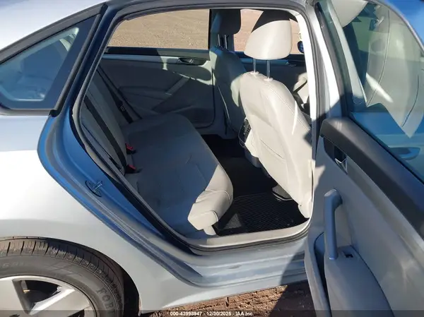 1VWLA7A32KC000222 2019 VOLKSWAGEN PASSAT - Image 8