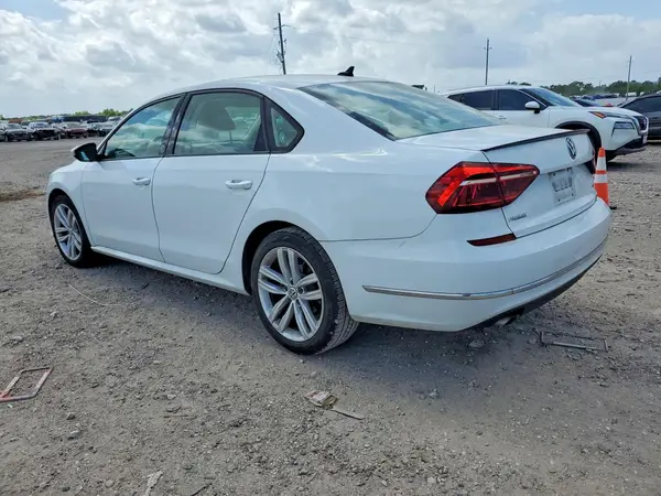 1VWLA7A32KC003122 2019 VOLKSWAGEN PASSAT - Image 2