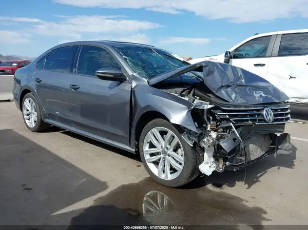 1VWLA7A32KC004903 2019 VOLKSWAGEN PASSAT - Image 1