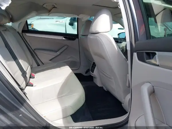 1VWLA7A32KC004903 2019 VOLKSWAGEN PASSAT - Image 8