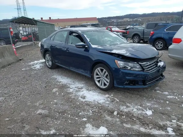 1VWLA7A32KC005632 2019 VOLKSWAGEN PASSAT - Image 1